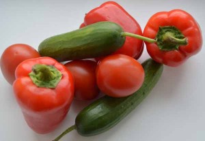 pomidory_bolgarskiy_perets_ogurtsy